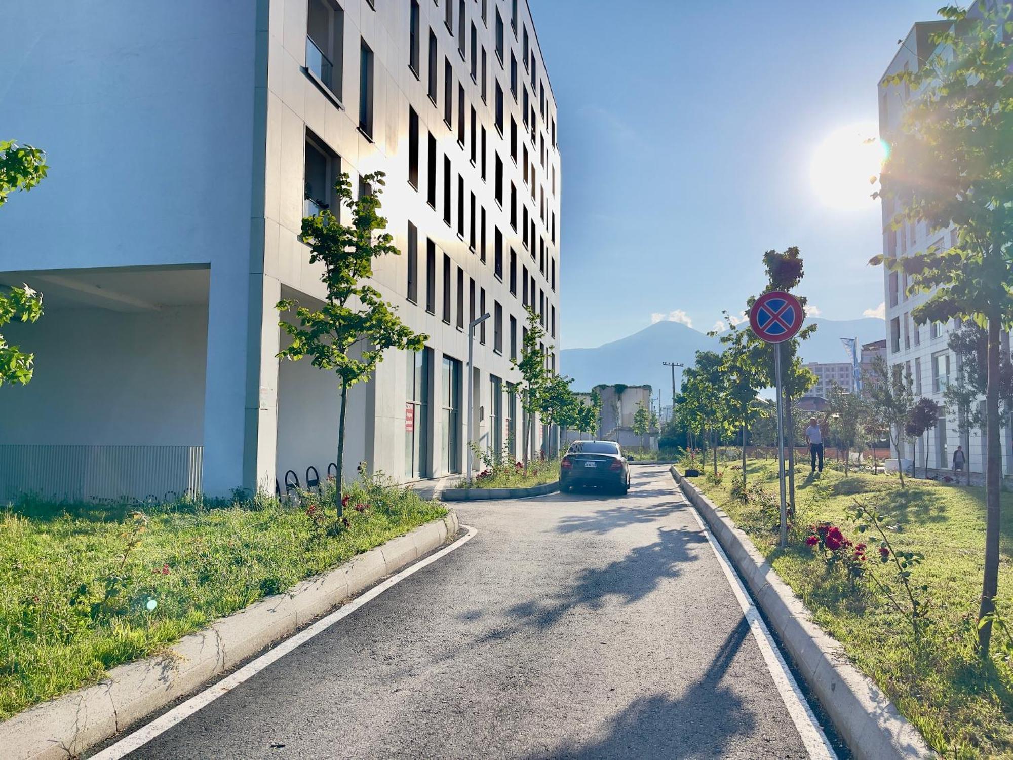 Jona Lovely 1 Two Bedroom Ap *