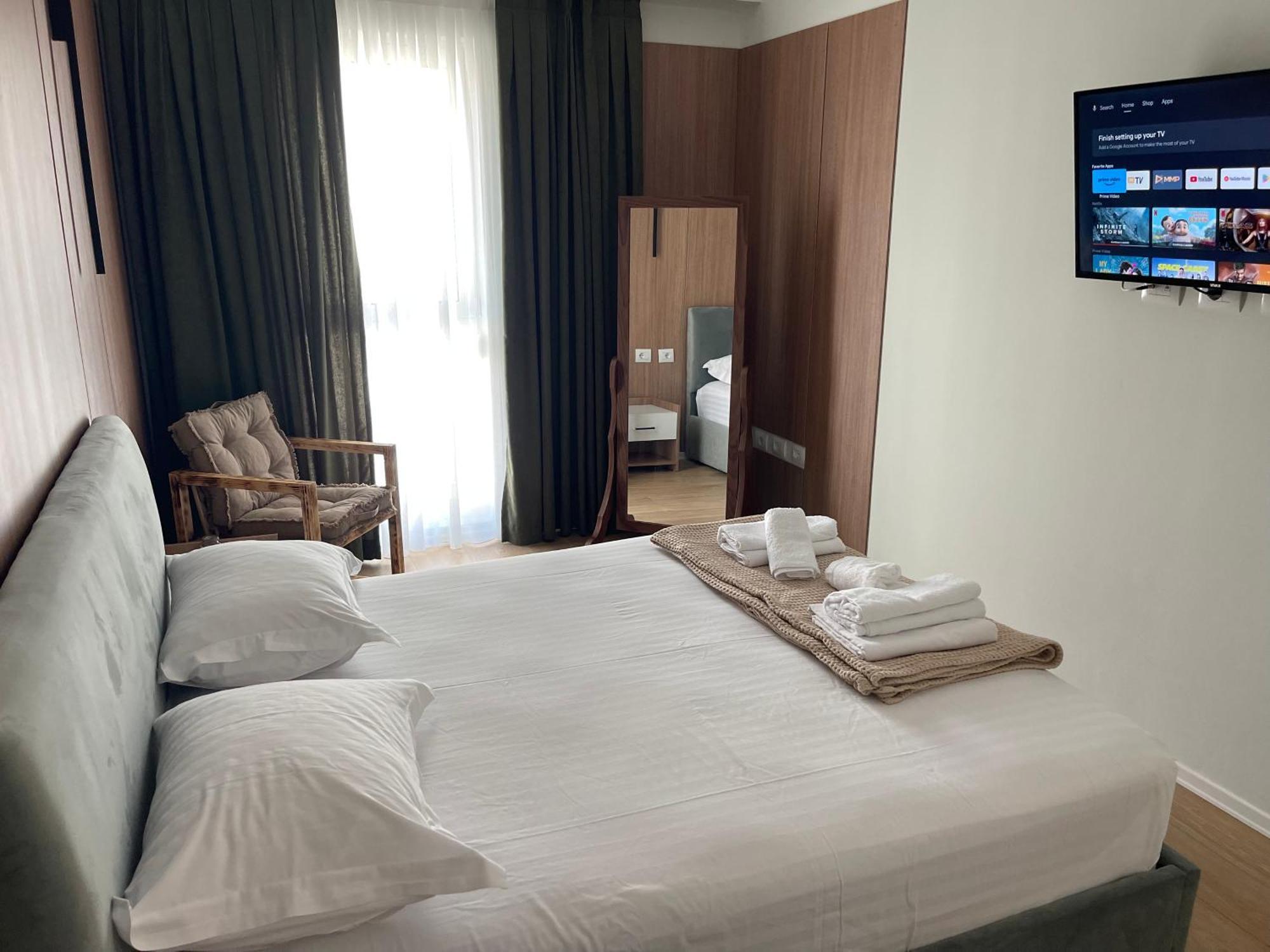 Jona Lovely 1 Two Bedroom Ap Apartment